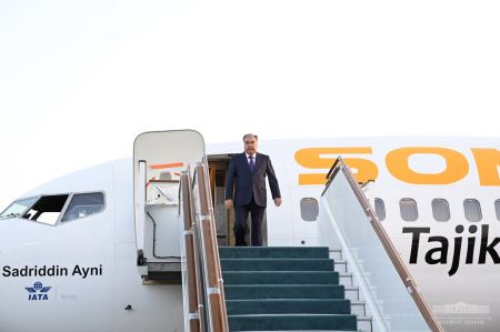President of Tajikistan Arrives in Uzbekistan