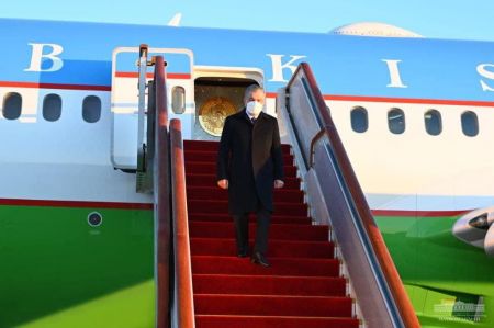 Shavkat Mirziyoyev Arrives in Beijing