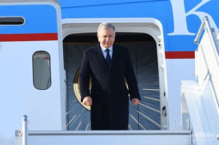 President of Uzbekistan Arrives in Russia