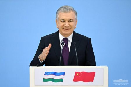 President Attends Uzbek-China Investment Forum