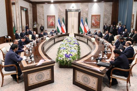 Presidents of Uzbekistan and Iran Consider a Wide Range of Issues of Bilateral Cooperation