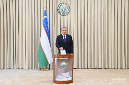 Shavkat Mirziyoyev Votes at the Elections