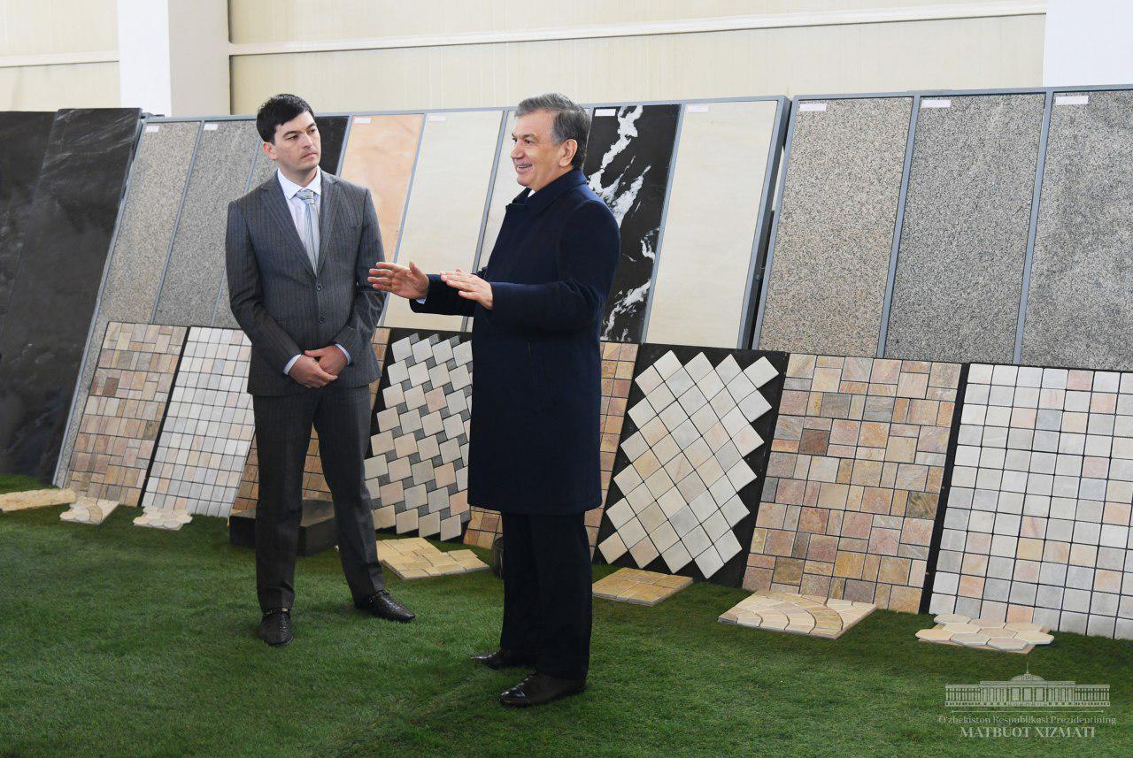 Shavkat Mirziyoyev Urges Manufacturers to Cut Production Costs and Move into World Markets