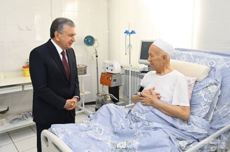 Shavkat Mirziyoyev Visits the Hero of Uzbekistan