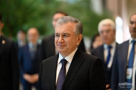 Президенты Казахстана и Узбекистана ознакомились с экспозицией, посвящённой наследию Абая 