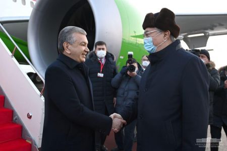 Shavkat Mirziyoyev Arrives in Nur-Sultan