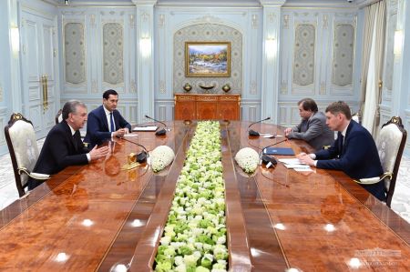 Президент Узбекистана принял делегацию России