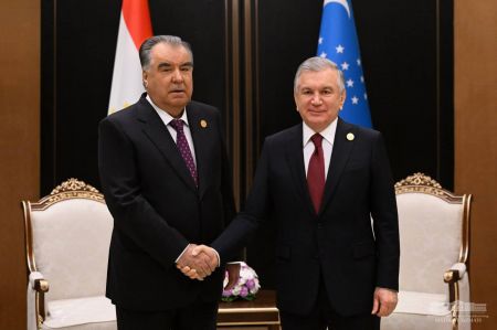 Лидеры Узбекистана и Таджикистана обсудили актуальные вопросы двусторонней повестки