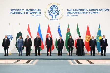 Под председательством Президента Узбекистана состоялся очередной саммит ОЭС