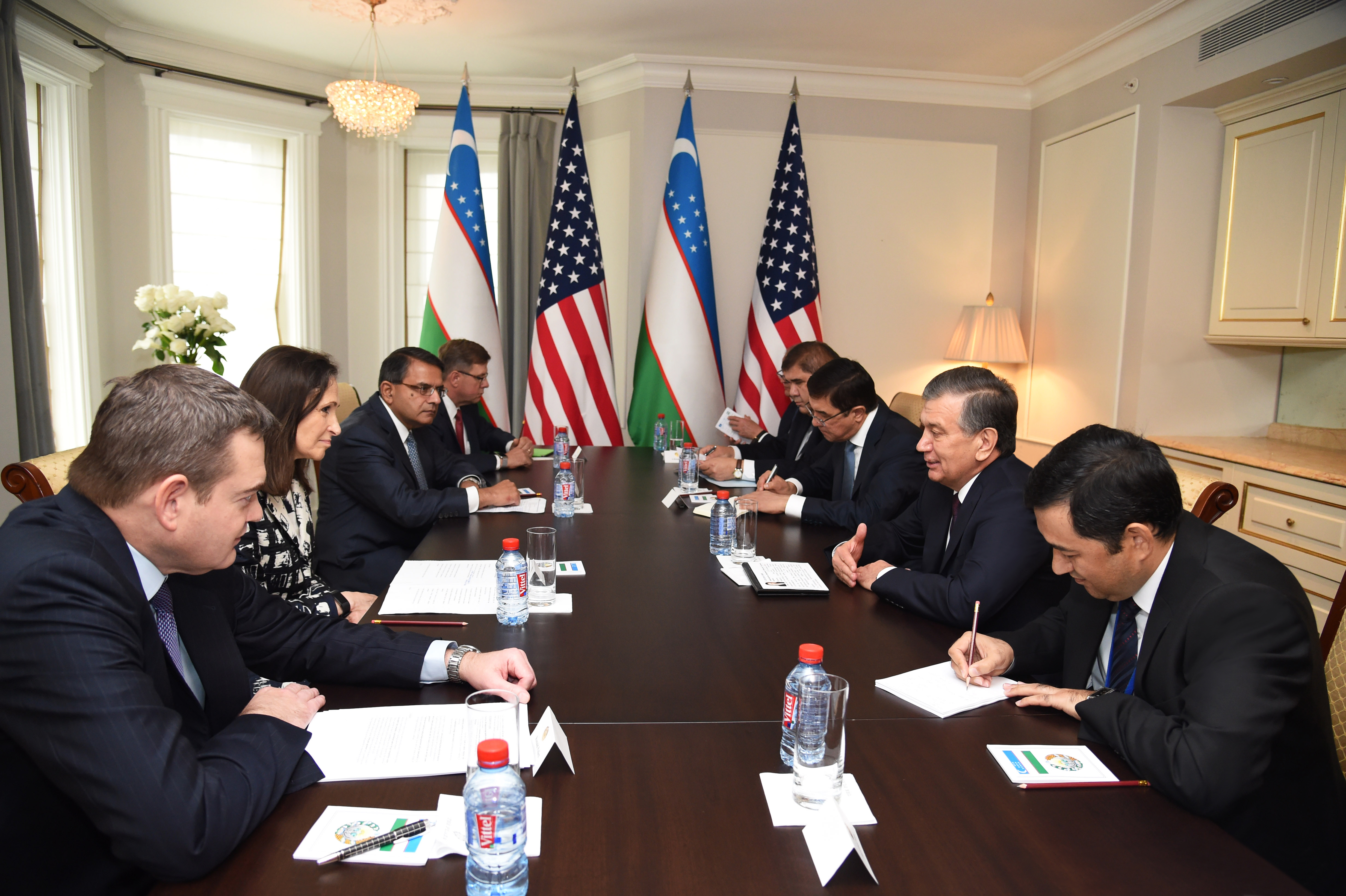 Президент Республики Узбекистан встретился с представителями деловых кругов Америки