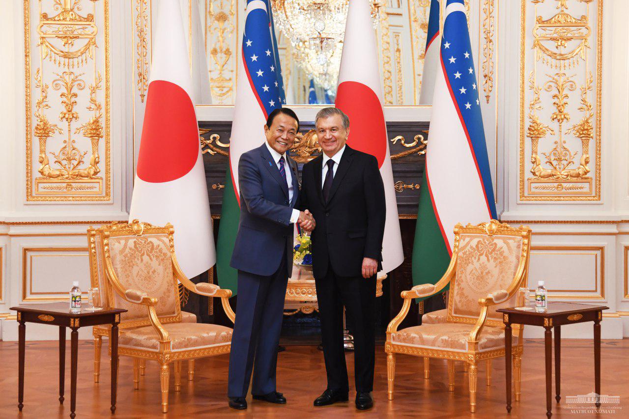 Президент Республики Узбекистан принял заместителя Премьер-министра Японии