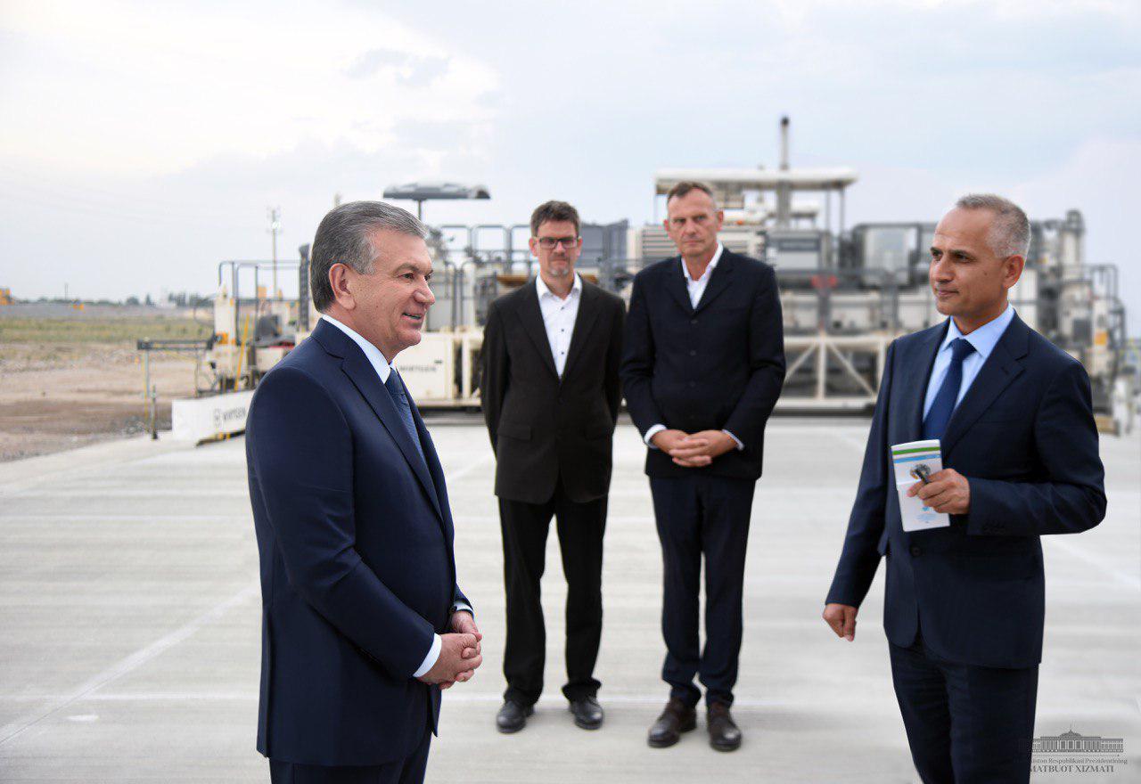 The President visits the construction site of a new airport