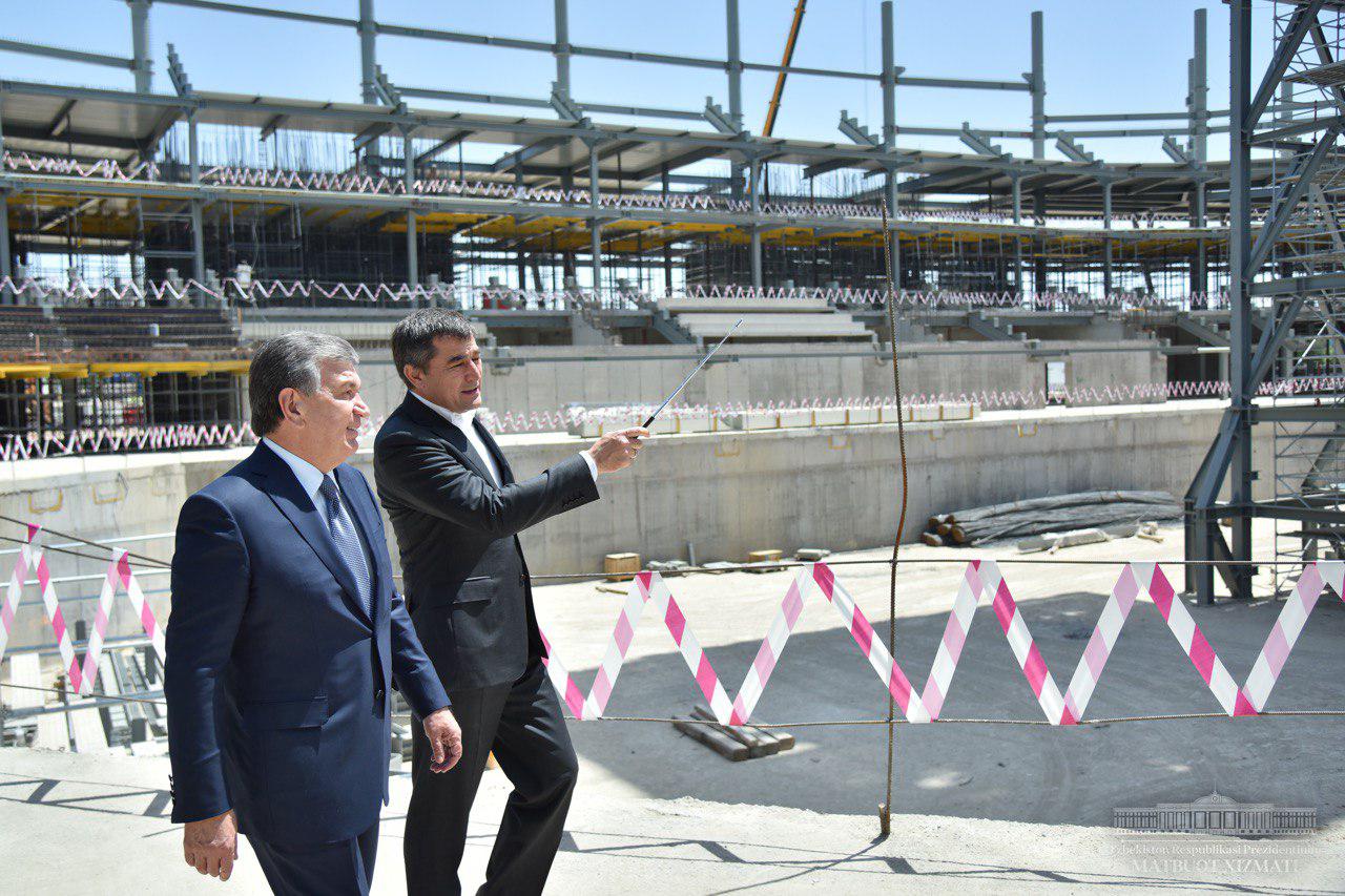 Shavkat Mirziyoyev “Humo Arena” muz saroyi qurilishini borib ko‘rdi