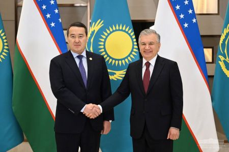 Uzbek President Highlights the Need to Strengthen Practical Cooperation with Kazakhstan