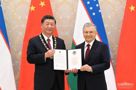 Председатель Китайской Народной Республики награжден орденом «Олий Даражали Дўстлик»