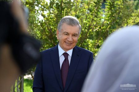 Shavkat Mirziyoyev: Jamiyatdagi o‘zgarishlarda mahalla tashabbuskor, xalqqa yelkadosh bo‘lishi kerak