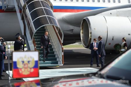 President of Russia Arrives in Uzbekistan