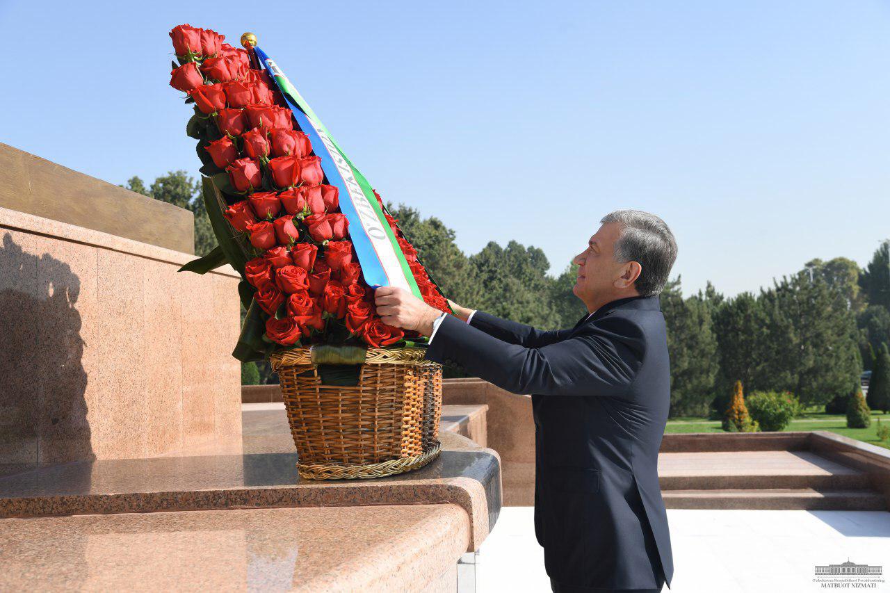 The President visits Mustaqillik Square