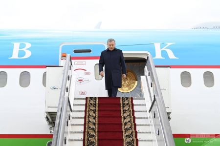 Prezident Shavkat Mirziyoyev Sankt-Peterburgga keldi