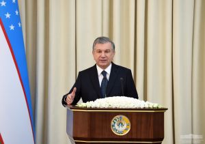 Shavkat Mirziyoyev exchanges visions with scholars and youths