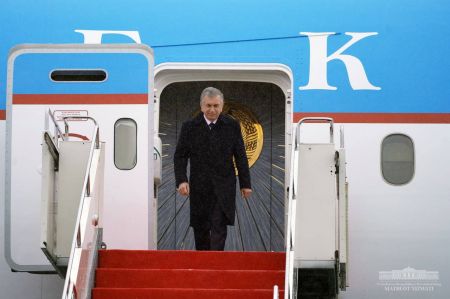 President of Uzbekistan Arrives in Astana