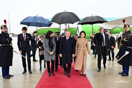 President of Uzbekistan arrives in France
