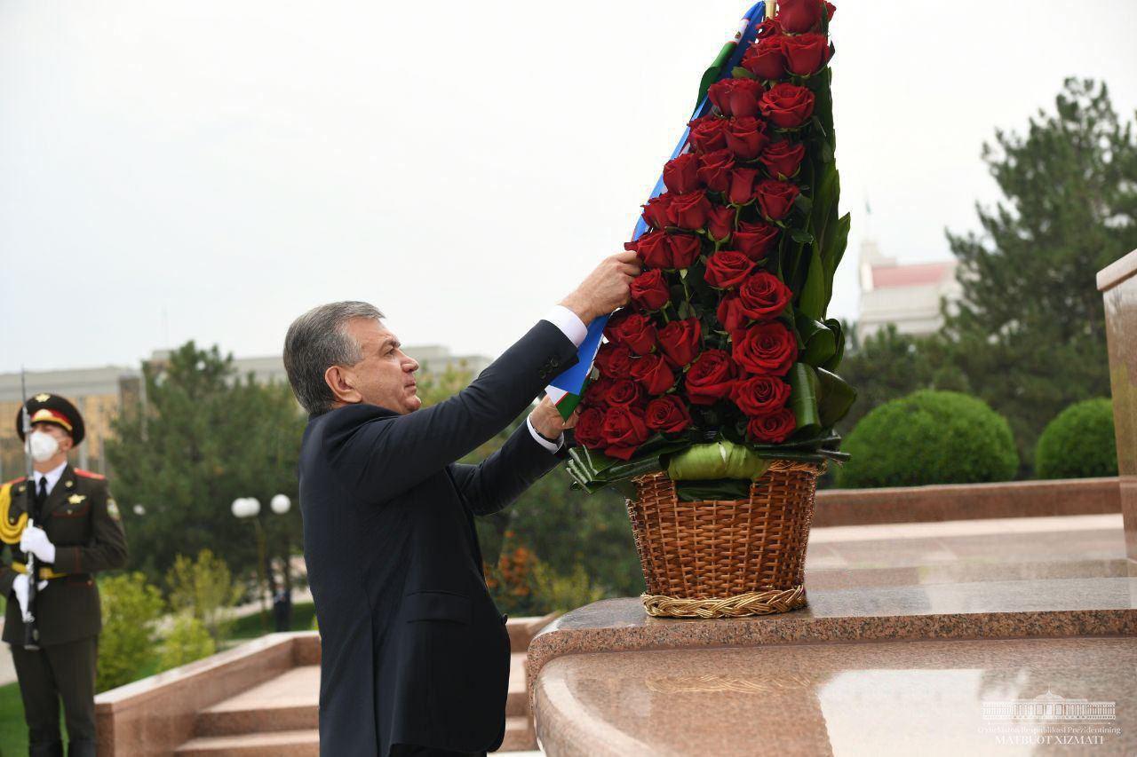 Картинка президент с цветами