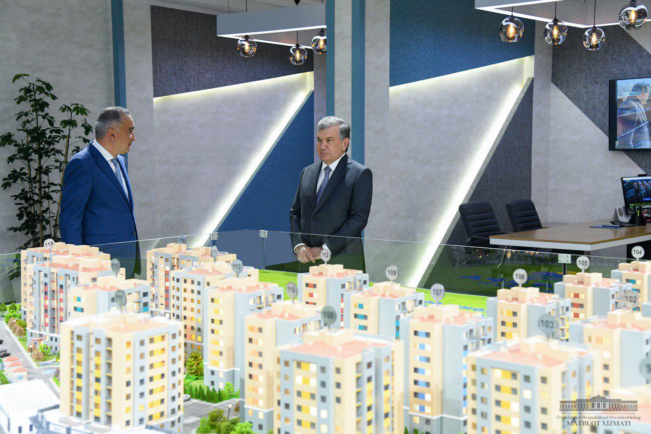 The President visits new houses in Tashkent’s Boghistan Street 