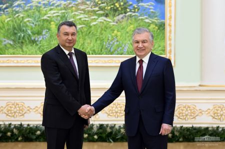 Uzbek President Notes Importance of Expanding Practical Cooperation with Tajikistan