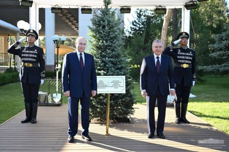 Presidents of Uzbekistan and Russia plant a tree together