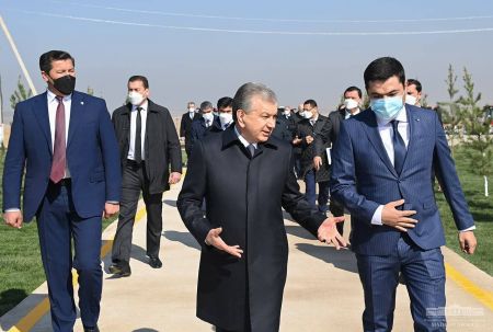 President Visits Chinaz District