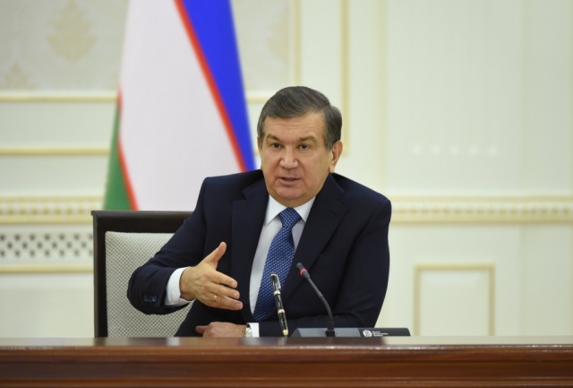 President of the Republic of Uzbekistan Shavkat Mirziyoyev met a group of leading healthcare specialists on 5 January 2017