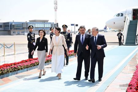 Президент Кыргызстана прибыл с государственным визитом в Узбекистан