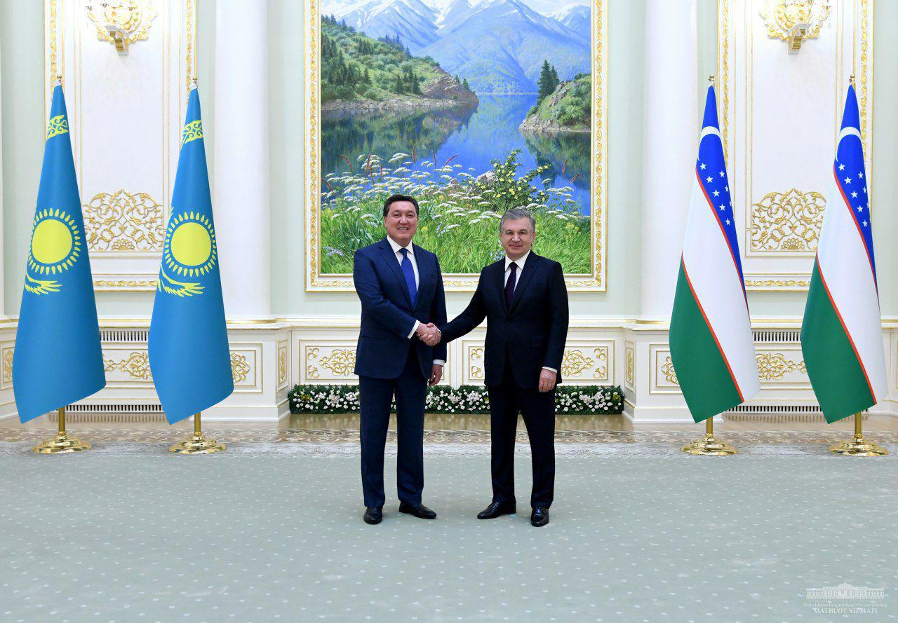 Shavkat Mirziyoyev receives the Prime Minister of Kazakhstan