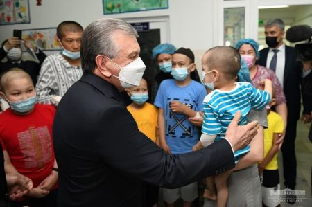 President Visits the Children at the Hematology Center