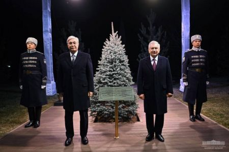 Presidents of Uzbekistan and Kazakhstan Plant a Tree