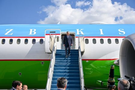 Президент Узбекистана прибыл в Астану Президент Узбекистана прибыл в Астану