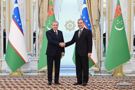 Лидеры Узбекистана и Туркменистана рассмотрели ход реализации договоренностей
