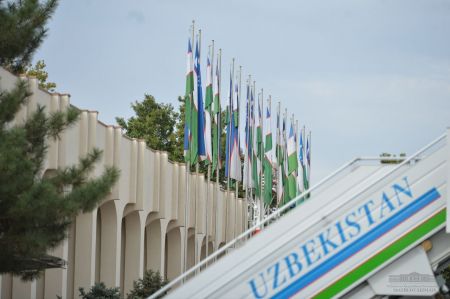 Президент Узбекистана отбыл в Берлин