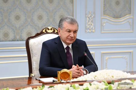 President of Uzbekistan Receives the Foreign Minister of Iran
