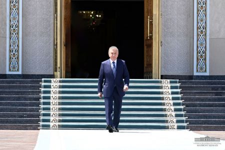 Президент Узбекистана отбыл с рабочим визитом в Казахстан