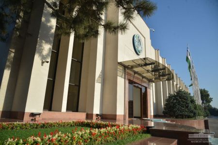 Uzbek President Leaves For Russian Federation