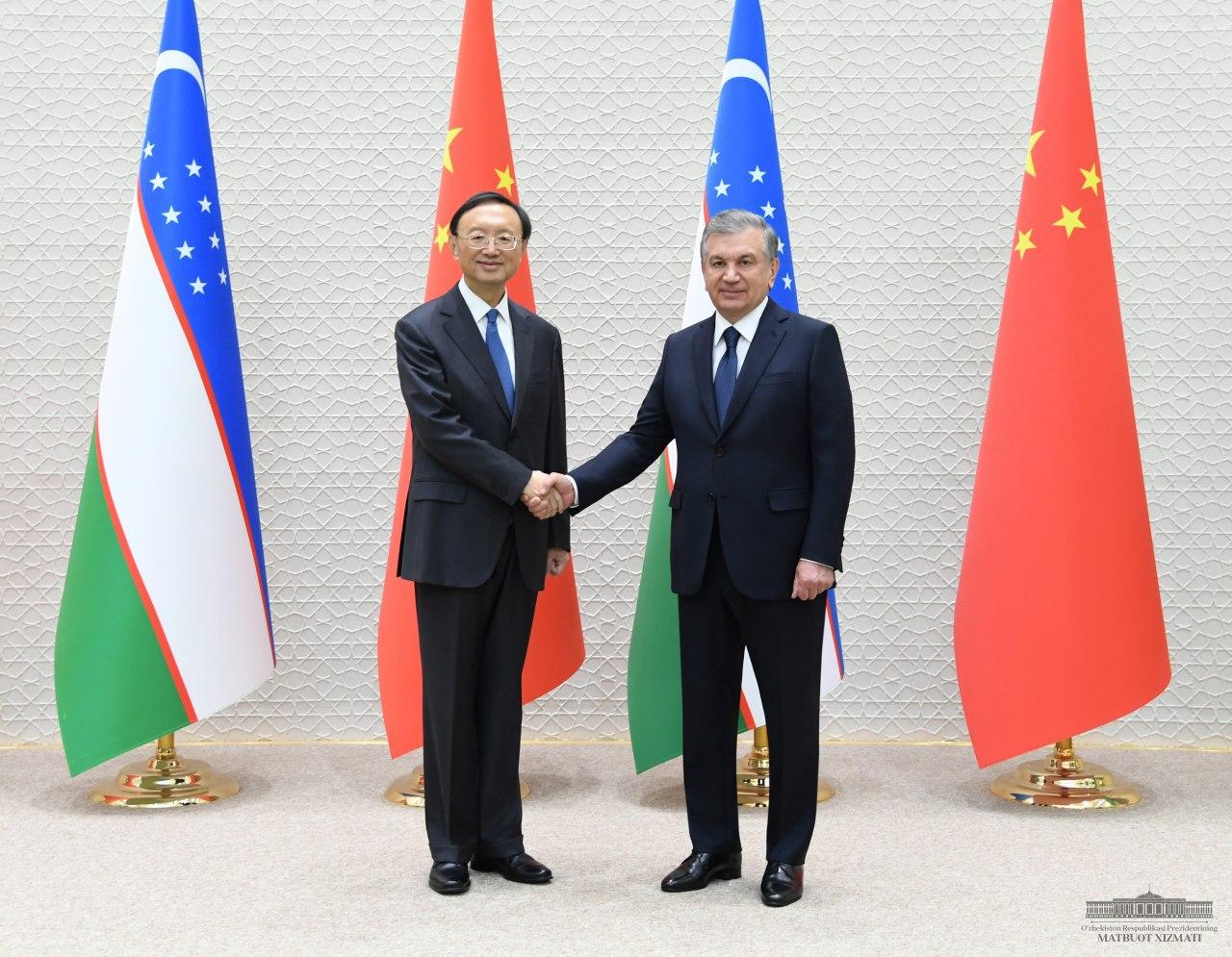 Uzbekistan’s leader meets with Chinese delegation