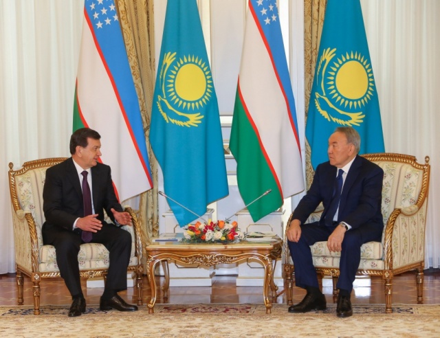 Состоялась встреча президентов Узбекистана и Казахстана в узком формате