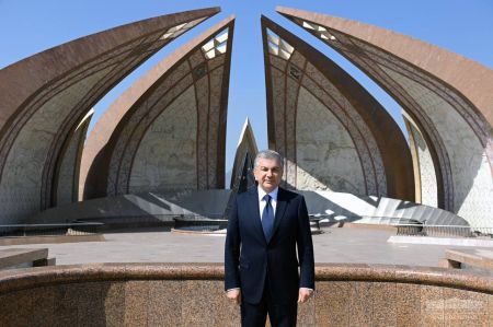 President Visits Pakistan National Memorial Complex