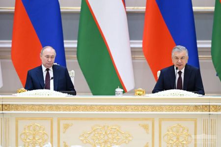 Uzbek and Russian Delegations Continue Negotiations in Expanded Format