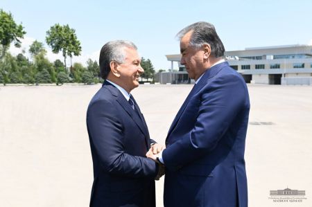 President of Tajikistan Arrives in Uzbekistan