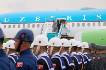 Президент Узбекистана прибыл в Турцию