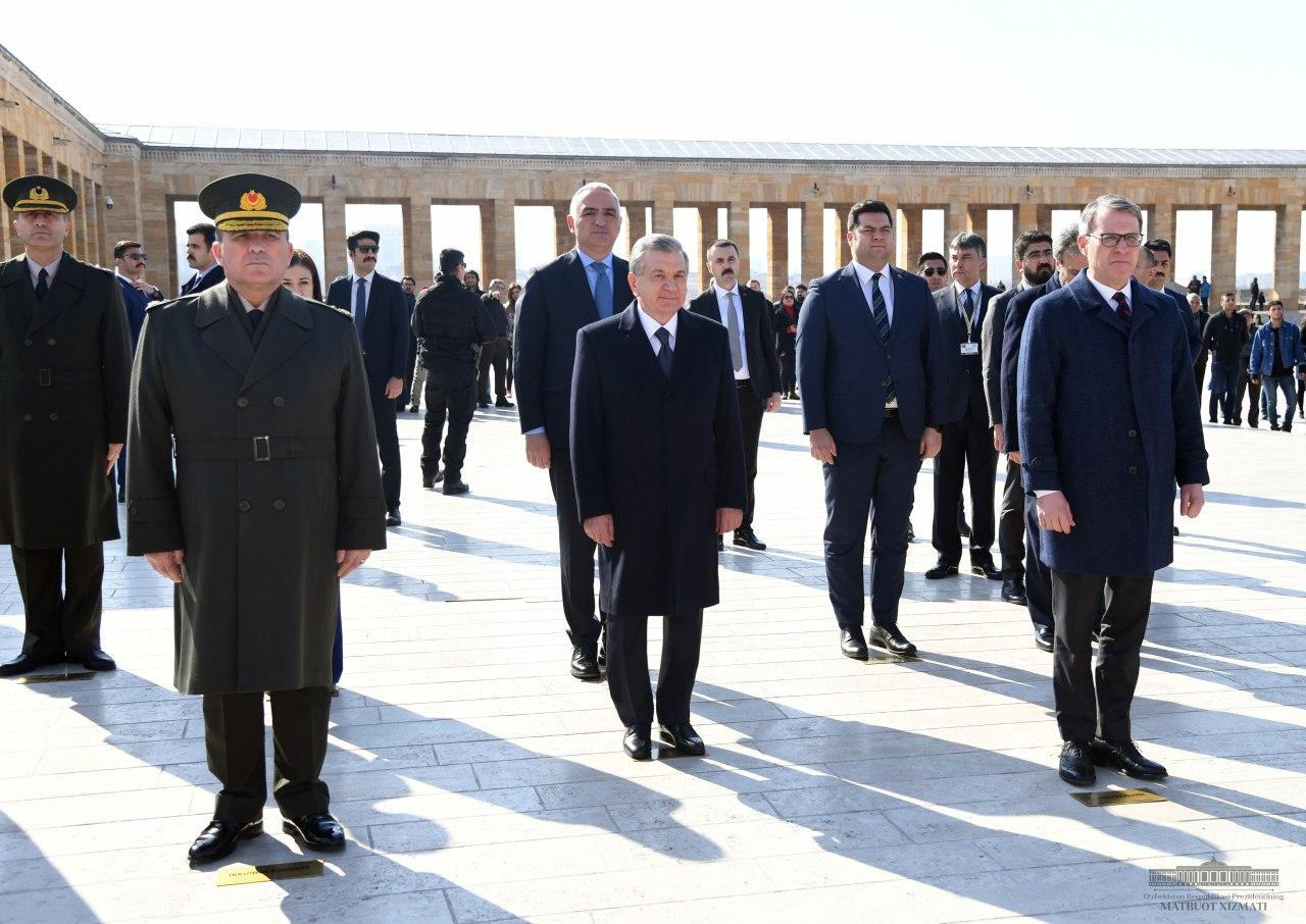 Uzbekistan’s leader pays tribute to Atatürk