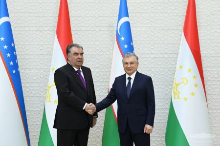 Presidents of Uzbekistan and Tajikistan Hold Face-to-Face Talks